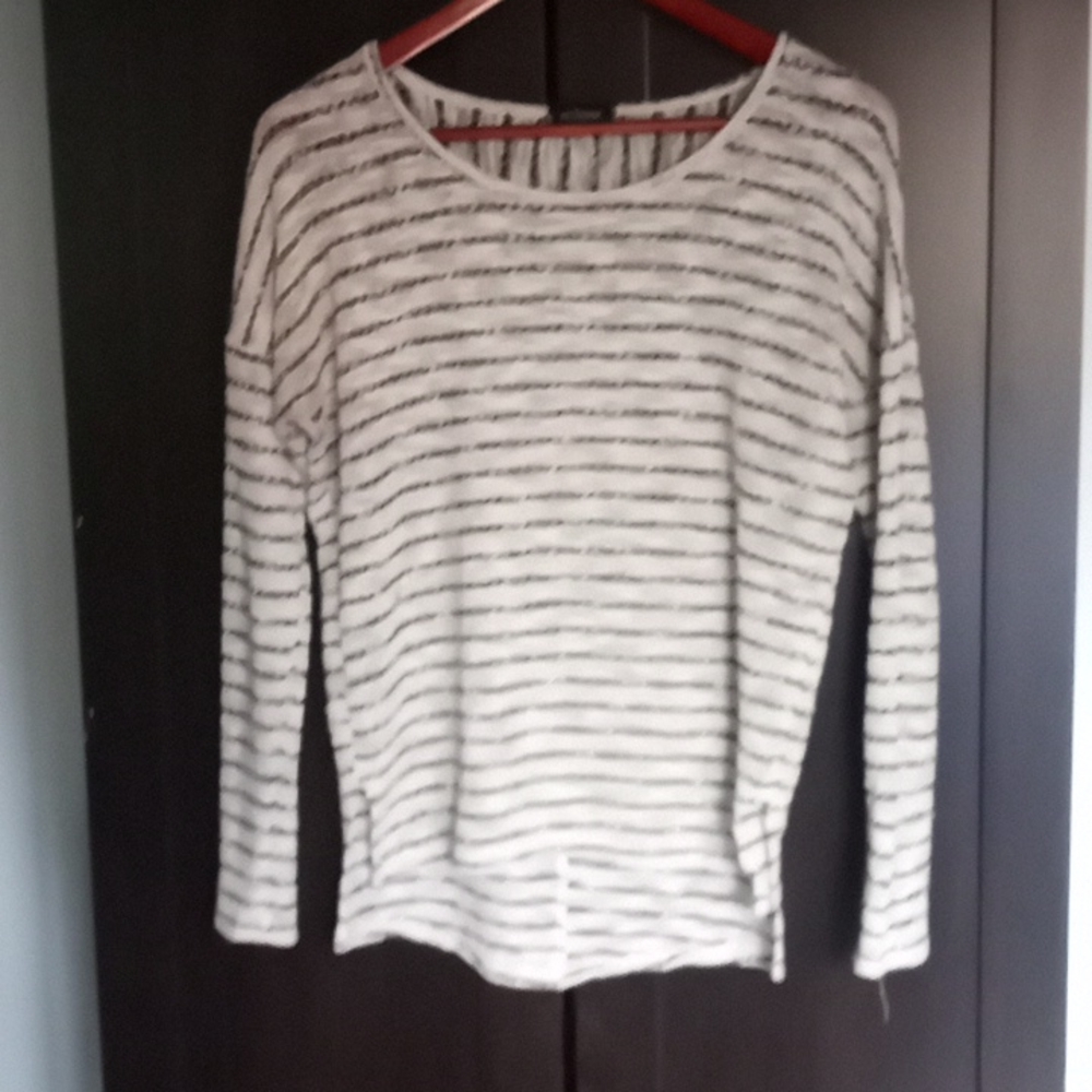 Eclipse light weight sweater